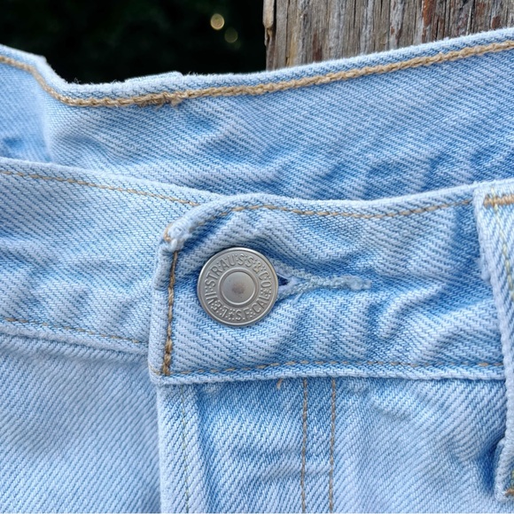 Levis 501 Short - Picture 2 of 4